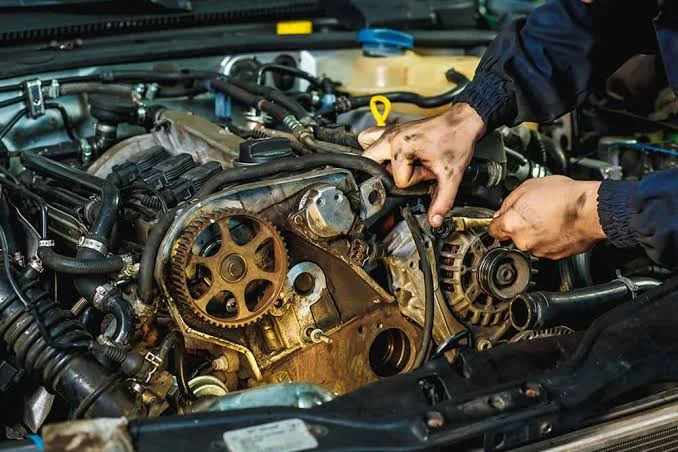Engine repair Engine repair
