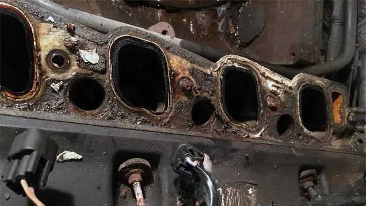 Signs of a Worn Out Gasket Signs of a Worn Out Gasket