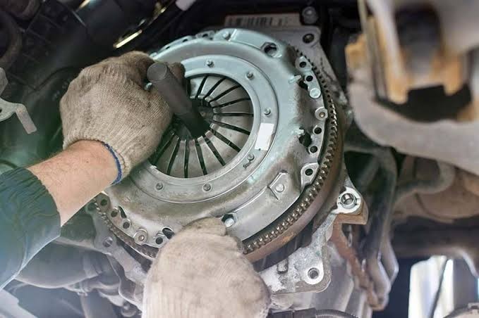 Clutch Slipping: Symptoms, Causes, and Fixes Explained