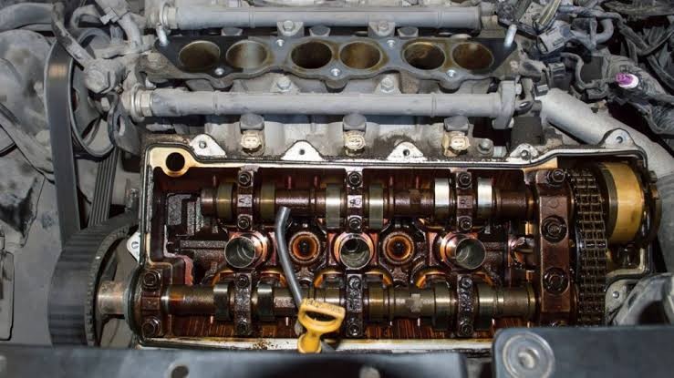 Engine Oil Leak Areas: Identifying Elusive Culprits
