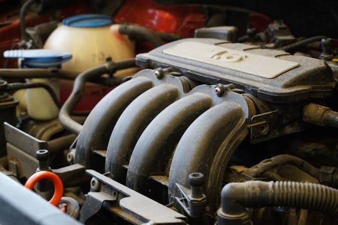 Understanding the Intake Manifold: Operation, Indications of Leaks, and Related Considerations