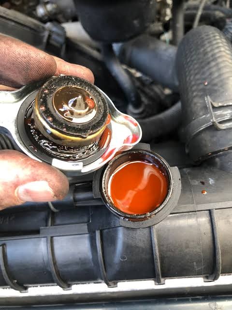 Troubleshooting Coolant Mixing with Oil in Your Engine: Causes, Consequences, and Solutions