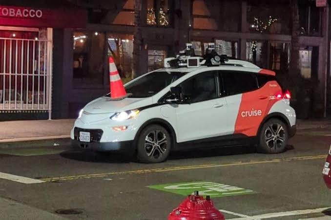 Activists Using Cones to Disable Self-Driving Cars in San Francisco: A Protest Against Safety and Congestion Concerns