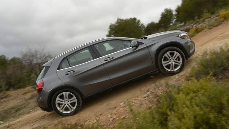 Mastering the Art of Hill Starts in a Manual Transmission Car