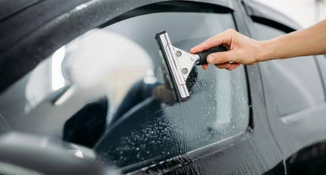 Step-by-Step: How to Safely Remove Paint from Car Windows Post-Repainting