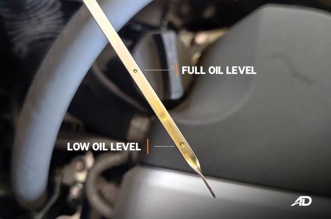 The Dangers of Overfilling Your Car's Engine With Oil