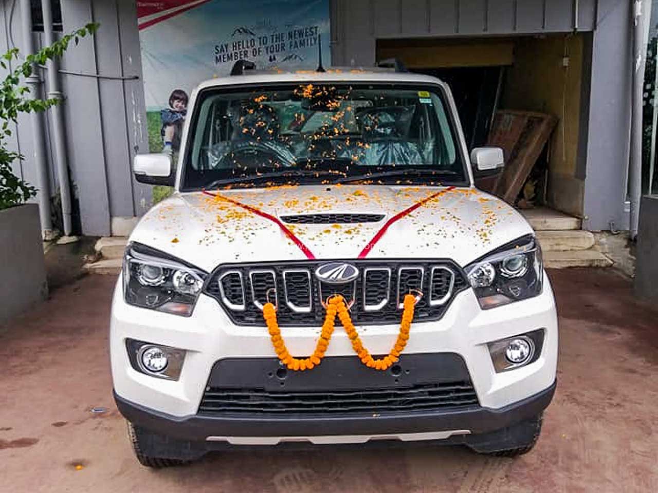 Airbag Failure in Mahindra Scorpio Leads to Death in Accident, Owner Files FIR Against Anand Mahindra