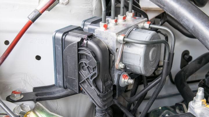 C0060 and C0065: Left Front ABS Solenoid #1 and #2 Circuit Malfunction