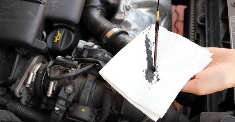 Why is My Engine Oil Black After an Oil Change?