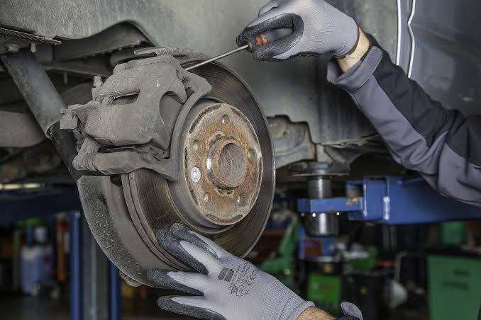 Automatic Transmission Brake Failure: Stop Your Car Without the Parking Brake