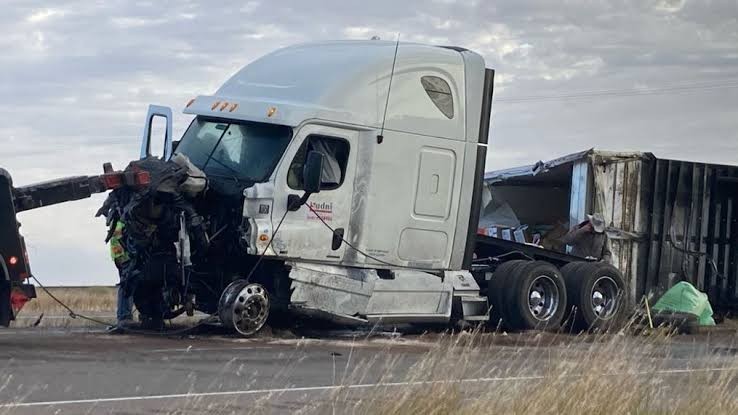 Navigating Truck Accidents: How an 18 Wheeler Truck Lawyer Can Help You