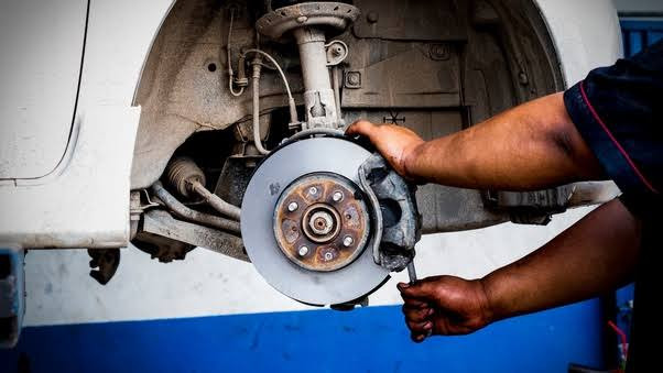 Is it Okay to Put New Brake Pads on Old Rotors?