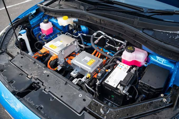 How EVs are Reshaping Auto Repairs and Opening Doors for Mechanics (with Opportunities!)