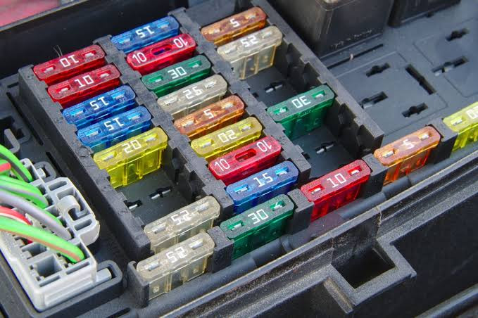 Replacing Blown Fuses Made Easy: Understanding Car Fuse Colors and Amperage